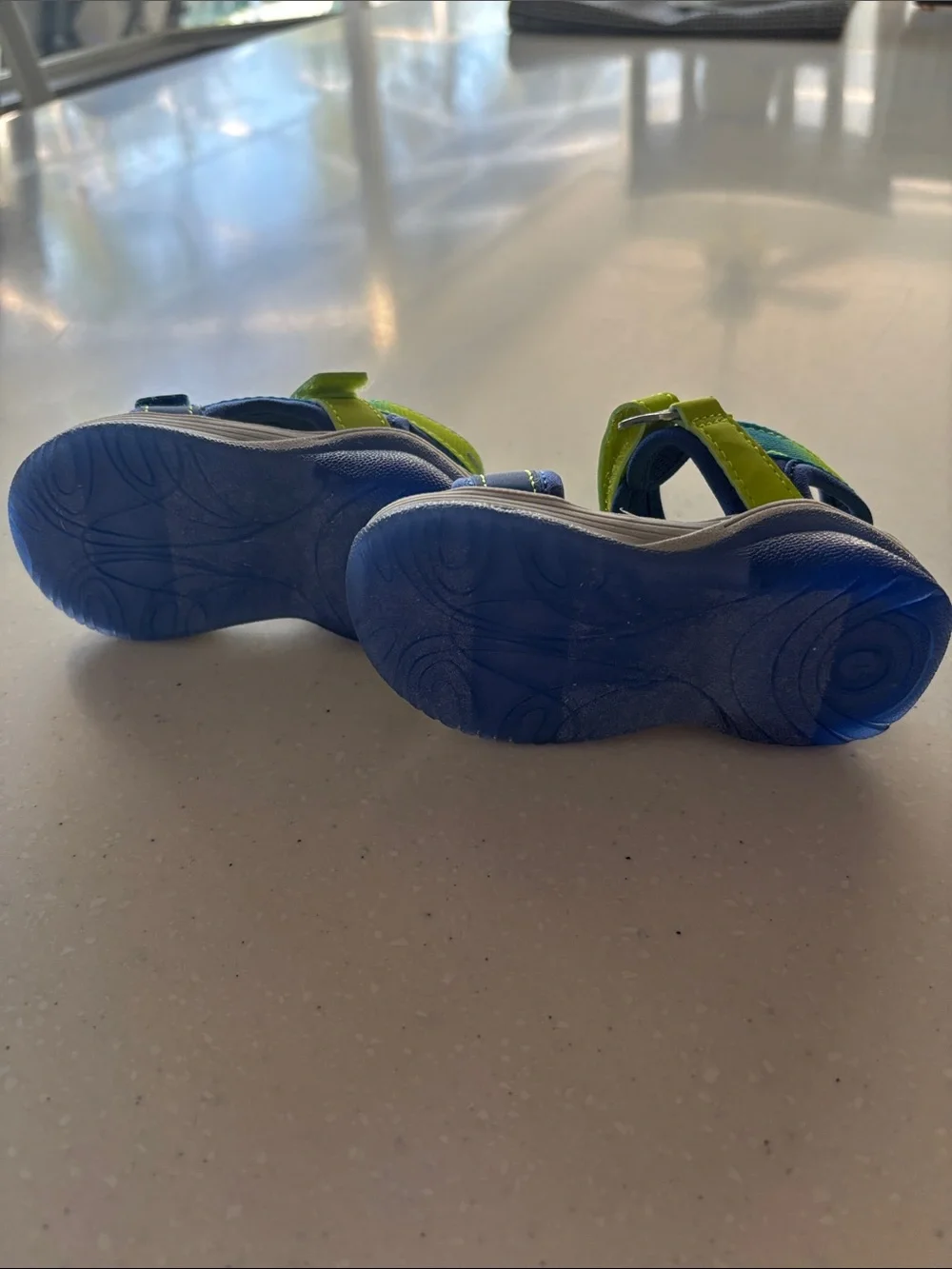 NWOT Stride Rite 360 Asher Light Up Neon Green and Blue Kids Velcro Sandals